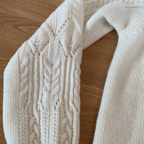 Elsamanda Winter White Sweater - Picture 11 of 16